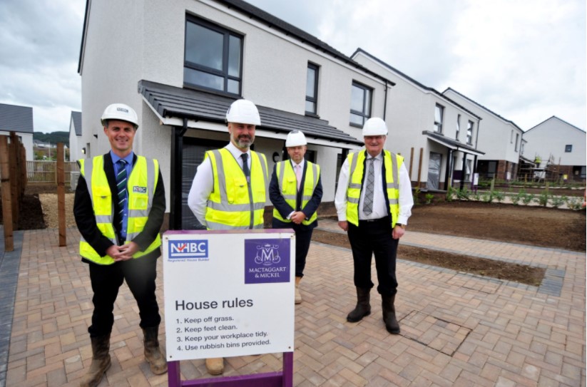 Award-winning site manager welcomes MP visit to Ayrshire development